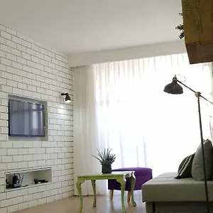 stylish-apartment-with-a-patio-close-to-the-beach.eilathotels.net/